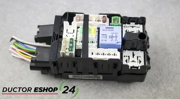 Peugeot 308 Fuse module V1554847426080614