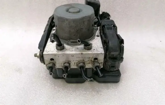 Mercedes-Benz A W176 ABS Pump A1764311712 A1769007102