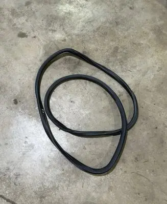Opel Crossland X Front door rubber seal 