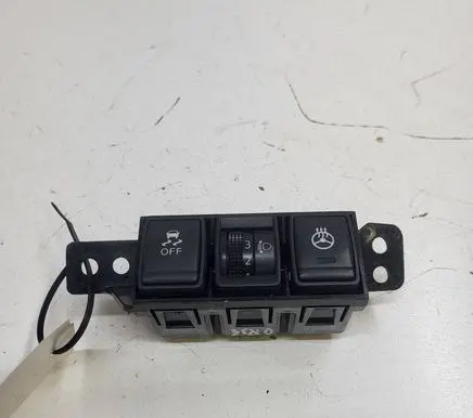 Nissan Leaf I (ZE0) Steering wheel heating switch