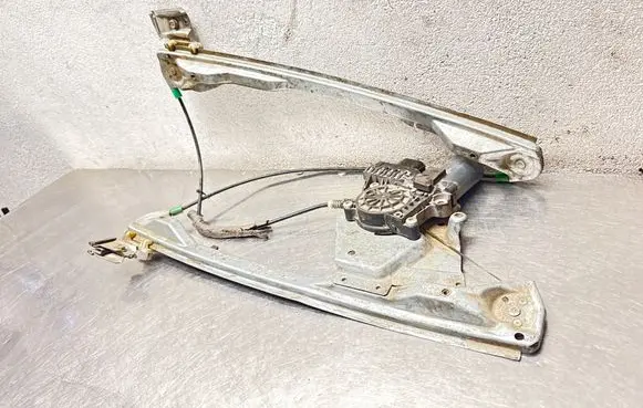 Ford Focus Front door window regulator with motor 0130821757