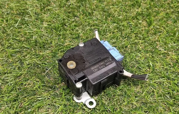 Lexus GS 250 350 300H 450H Air flap motor/actuator 0638001991