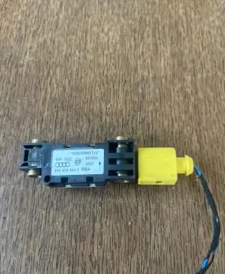 Audi A6 S6 C5 4B Airbag deployment crash/impact sensor 8E0959643E 031003 0232GGN8ETJU