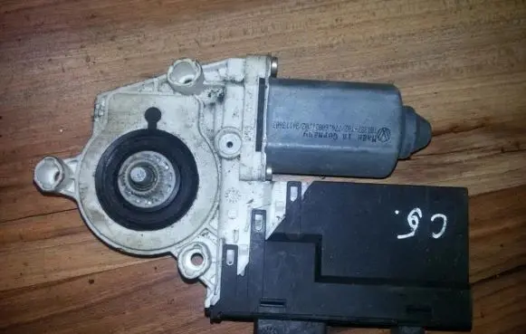 Citroen C5 Front door window regulator motor 9648484680 990400-201