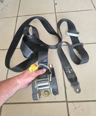 Volkswagen Caddy Front seatbelt 2K0857806B 33042464 65591