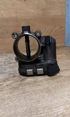 Volvo V70 Throttle valve 8692720