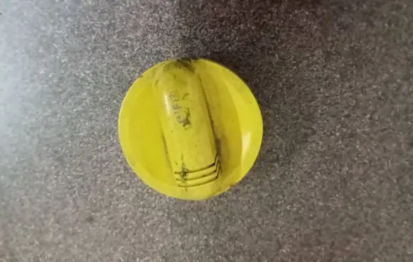 Renault Laguna II Oil filler cap 110771