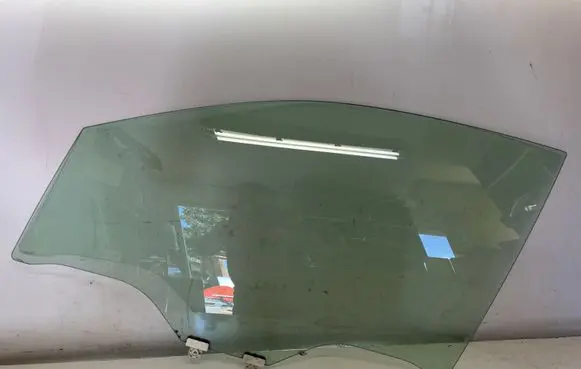 Subaru Outback (BS) Front door window glass four-door