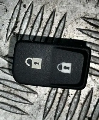 Volvo C30 Child safety switch 