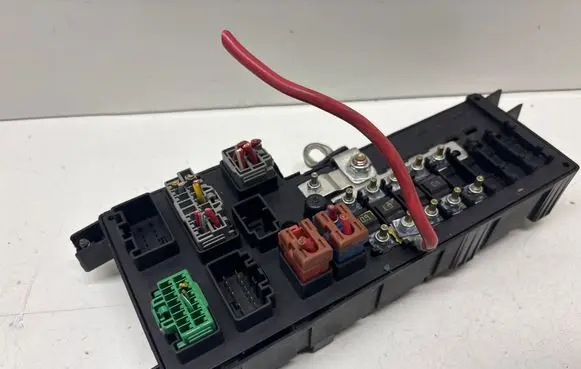 Volvo S60 Fuse module 518828108