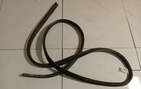 Nissan Almera Tino Rubber seal rear door 