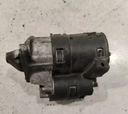 Renault Megane III Starter motor 8200463004
