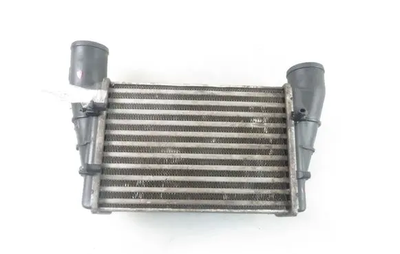 Volkswagen PASSAT B5 Intercooler radiator 058145805A