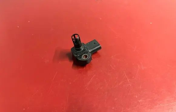 BMW X3 G01 Air pressure sensor 8637900