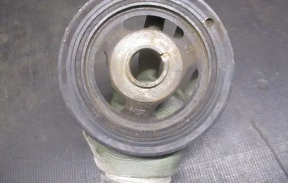 Peugeot 3008 I Crankshaft pulley