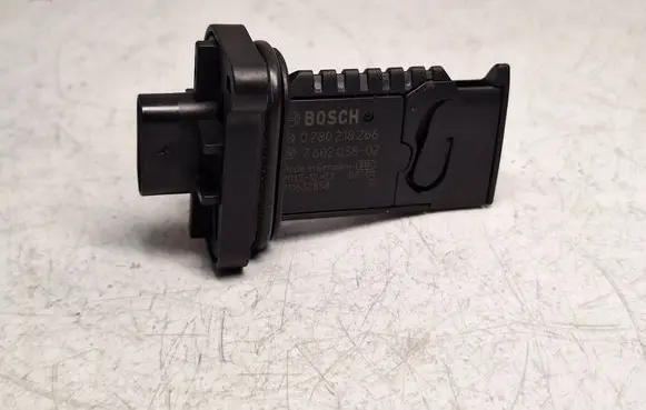 BMW 5 F10 F11 Mass air flow meter 7602038 13627602038 0280218266