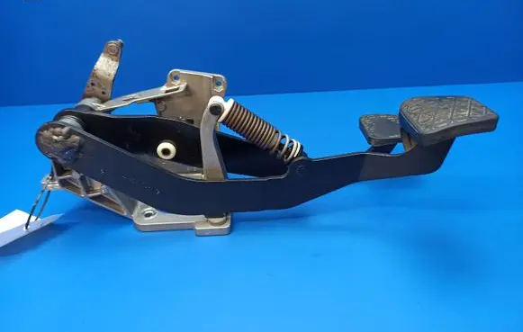 Mercedes-Benz E C207 W207 Pedal assembly A2042901002 PP204291019 PP204291011