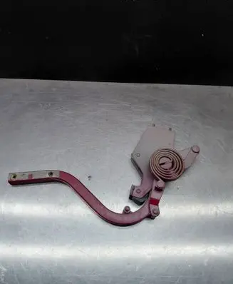 Tailgate/trunk/boot hinge