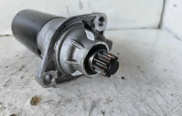 Volkswagen Multivan T5 Starter motor