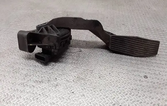 Opel Zafira B Accelerator throttle pedal 9202341