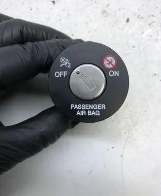 Hyundai i40 Passenger airbag on/off switch 