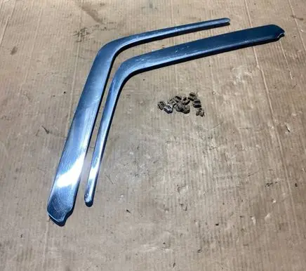Mercedes-Benz E W124 Front bumper splitter molding 