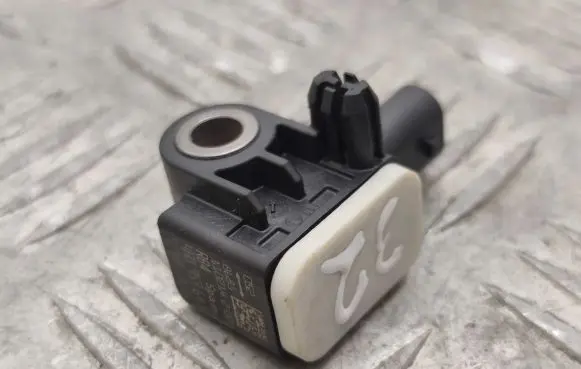 Audi A8 S8 D4 4H Airbag deployment crash/impact sensor 4H0959643