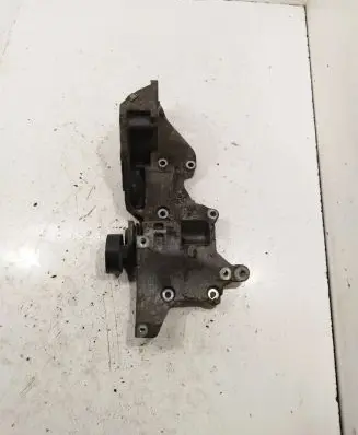Volkswagen PASSAT B6 Generator/alternator bracket 03L903143D