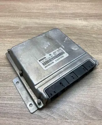 Alfa Romeo 156 Engine control unit/module ECU 46785246 0281010020