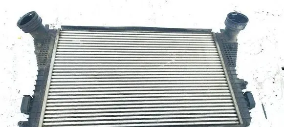 Volkswagen Golf Plus Intercooler radiator 1K0145803L