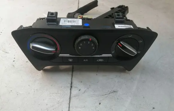 Hyundai i20 (GB IB) Climate control unit 97250C8011