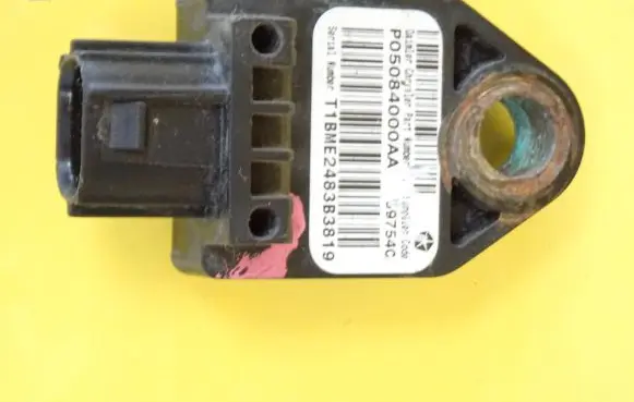 Jeep Cherokee Airbag deployment crash/impact sensor P05084000AA