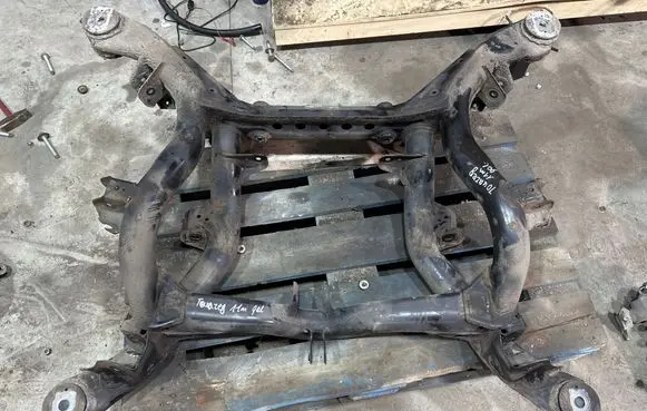 Volkswagen Touareg II Rear subframe 7P0500041 4336287 BD020665