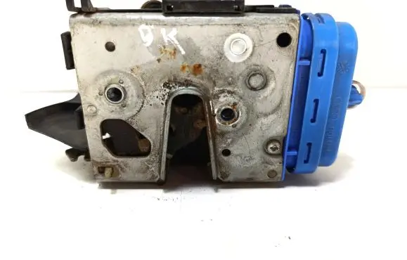 Audi A4 S4 B5 8D Rear door lock 8D0839015A