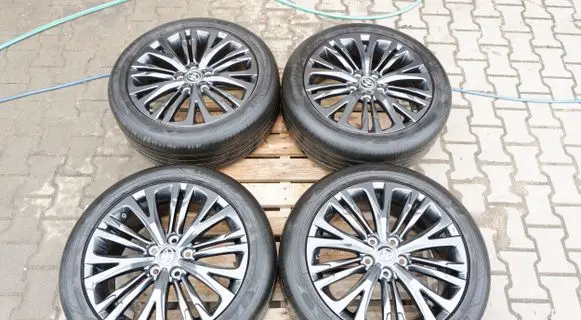 Toyota Yaris Cross R18 alloy rim 426110DK90 426110DK80