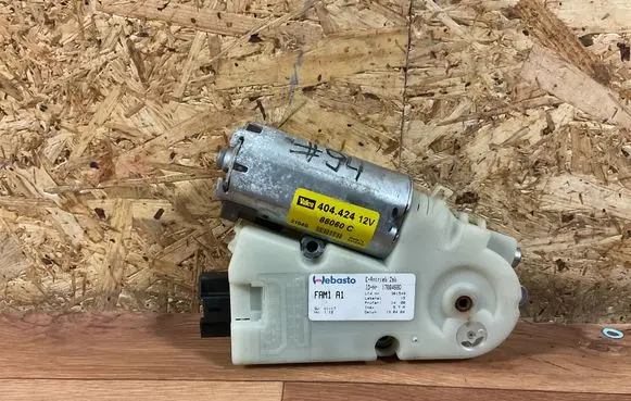 Peugeot 307 CC Sunroof motor/actuator 1700469J KW01504