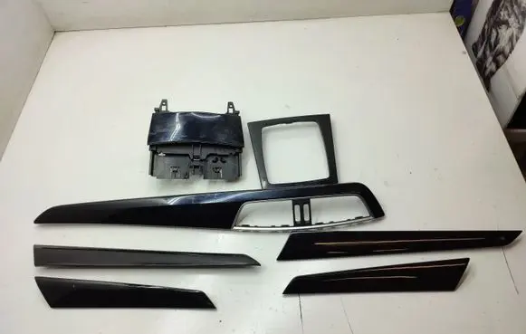 Mercedes-Benz C W204 Center console decorative trim A2046800039 A204750522 A2047200622
