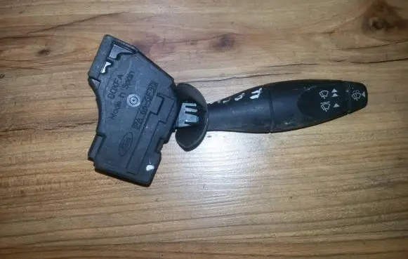 Ford Focus Wiper control stalk
