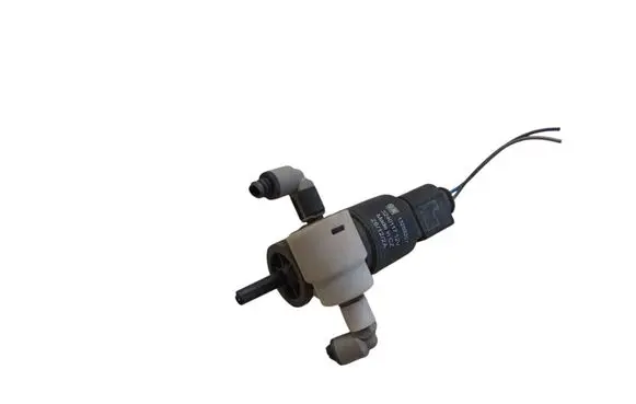 Opel Insignia A Windscreen/windshield washer pump 13250357 8440117