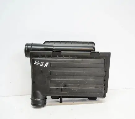 Audi Q3 8U Air filter box 04E129611H
