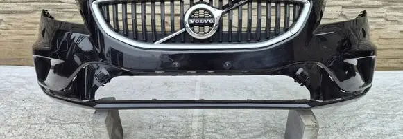 Volvo V40 Front bumper 31347085