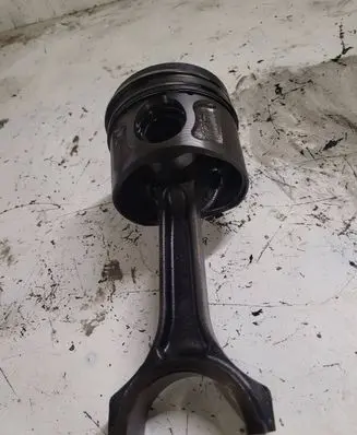 Fiat Ducato Piston with connecting rod
