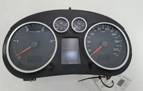 Audi A2 Speedometer (instrument cluster) 8Z0920900T