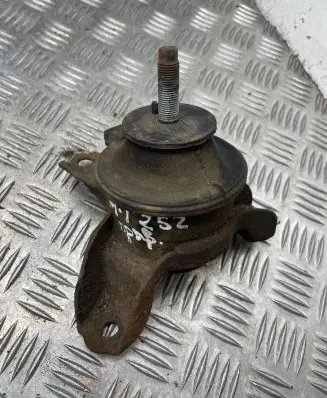 Hyundai Tucson JM Engine mount bracket 218122E200