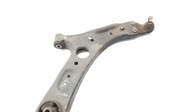 Hyundai i30 Front lower control arm/wishbone 