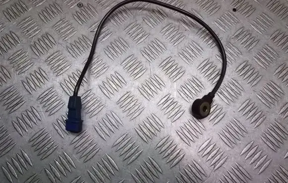 Audi A4 S4 B5 8D Detonation knock sensor 054905377G