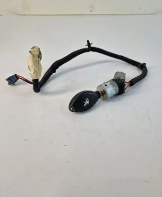 Peugeot 807 Ignition lock 36353100