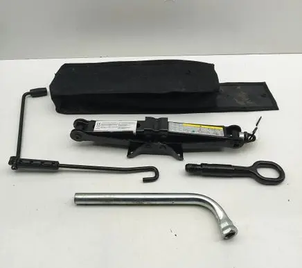 Volkswagen T-Roc Tool set 5G0601703 5Q0011031E