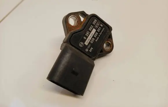 Audi A6 S6 C6 4F Air pressure sensor 038906051B 0281002399