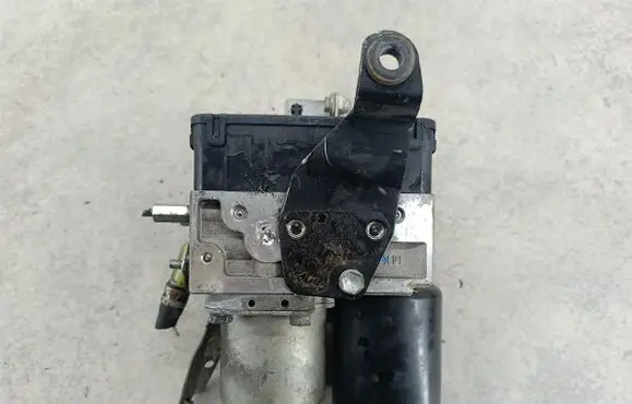 Toyota Prius (NHW20) ABS Pump 4451047050